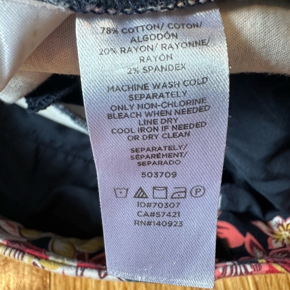 LOFT Floral Cotton Riviera Shorts Navy & Red Size 4 - Picture 8 of 8